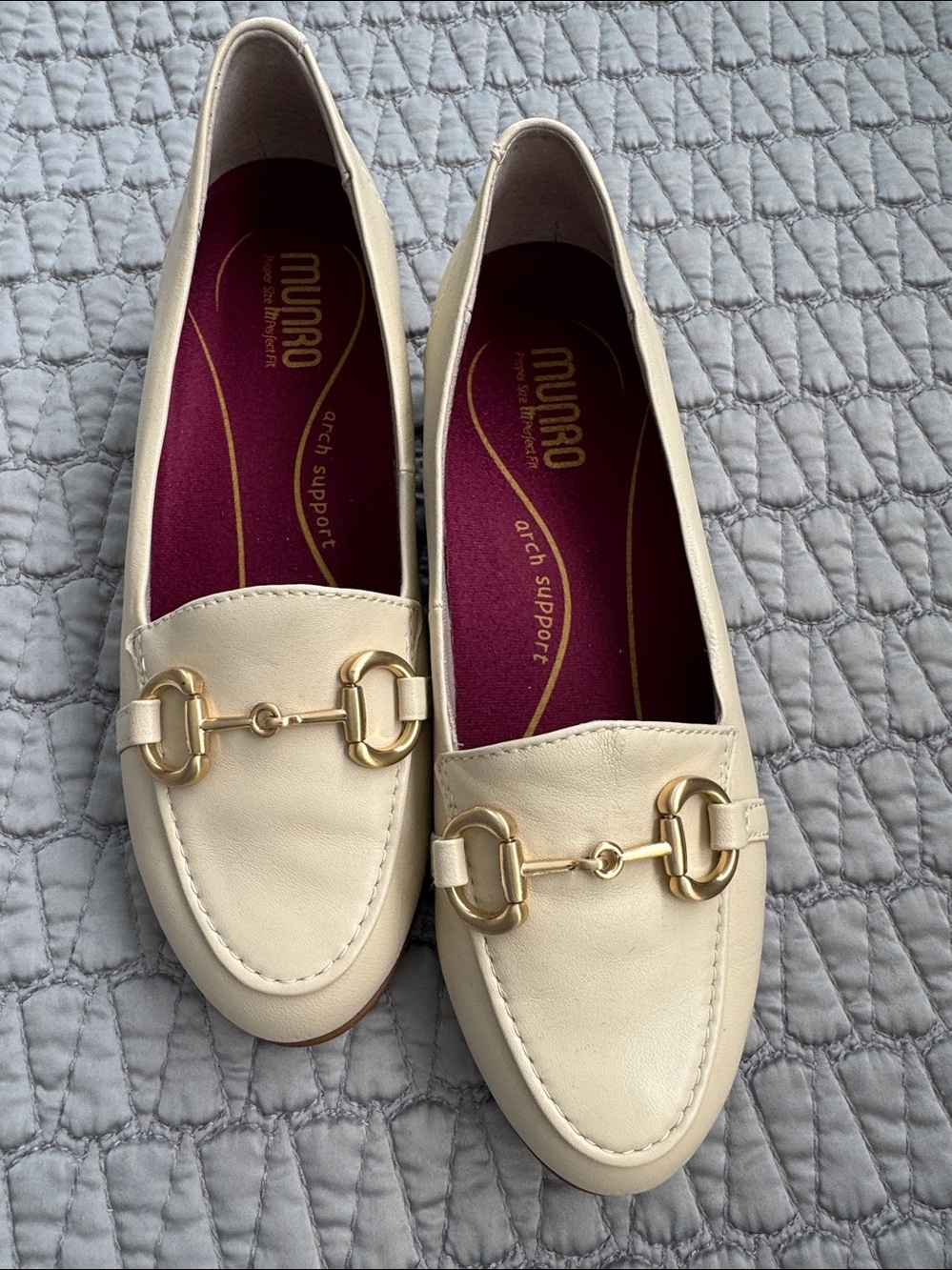 Munro Tanya Cream Leather Loafers with Gold Horsebit Size 7.5m Like new! - Picture 2 of 6